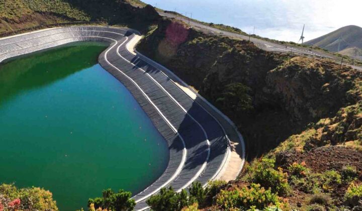 El Hierro amplía su modelo renovable con más eólica, 7,1 MW fotovoltaicos y almacenamiento